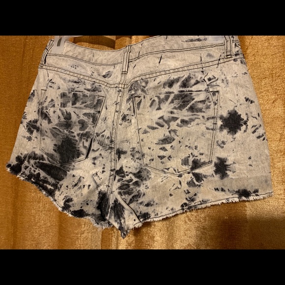 Mossimo bleached black and white high rise shorts - Picture 4 of 5